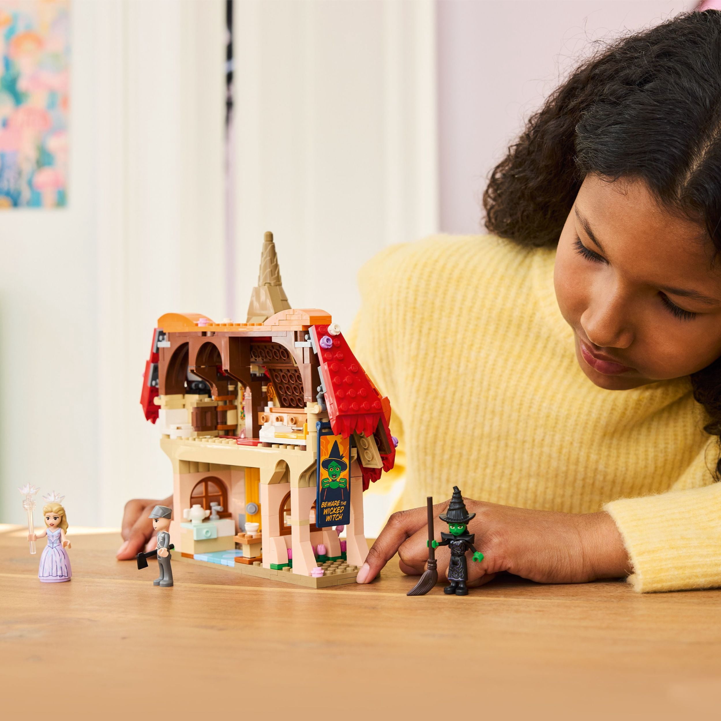 LEGO Wicked Glinda et Elphaba Visitent Munchkinland, Jouet d’Imagination 75690