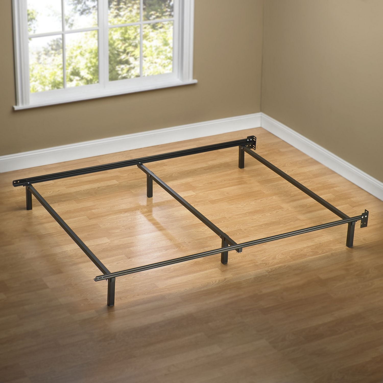 Cadre de lit en métal Zinus Compack, simple, 7 po, structure robuste en acier, supports de tête de lit inclus