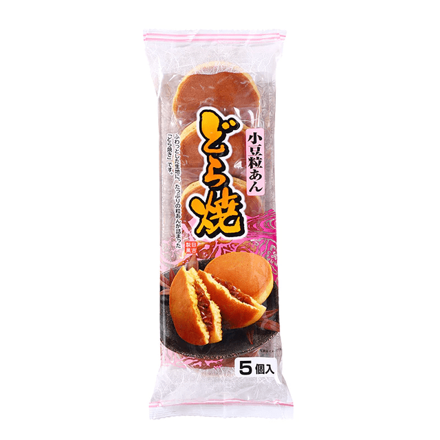 Hiyoshi Dorayaki - Haricot Rouge, un Lot de Cinq Crêpes Japonaises Remplies de Pâte de Haricot Rouge Sucrée, Présentées dans un Emballage en Plastique Transparent avec un Texte Japonais et une image de Deux Dorayaki sur une Assiette Noire, une Coupe Ouverte pour Révéler la Garniture, Souvent Dégustées comme Collation Traditionnelle Ou dessert.