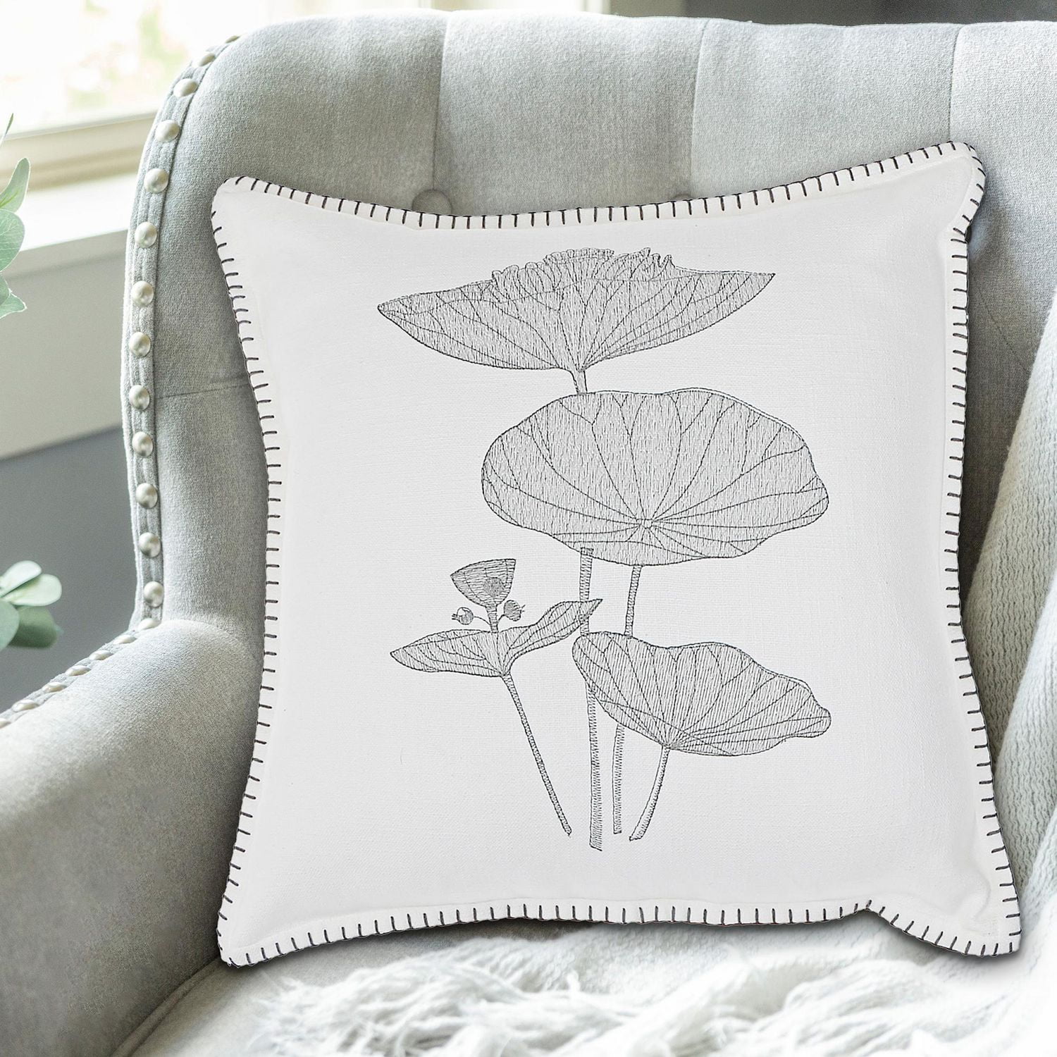 Point De Coussin De Couverture Broidered Cushion Lotus Leaf 18 X 18 - Ensemble De 2