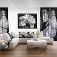 thumbnail image 1 of Designart Bouquet de roses noir et blanc ART MURAL À CADRE FLOTTÉ, 1 of 4