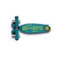 thumbnail image 3 of Micro Kickboard - Maxi Deluxe Pliable à DEL - Trottinette Micro à Trois Roues, à Inclinaison pour Diriger, Pliable pour Transport, Conçue en Suisse, pour Enfants, avec Roues Lumineuses Activées par le Mouvement pour 5 à 12 Ans (Vert Pétrole), 3 of 6