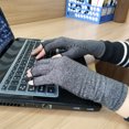 thumbnail image 4 of Agiferg Gants contre l'Arthrite - Gants de Compression Rhumatoïde pour Hommes, Femmes pour l'Arthrose, 4 of 9