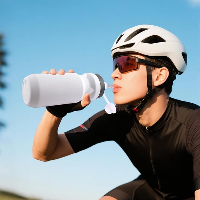 Cycling Water Bottle 610ml | Leak-Proof Squeeze Design | Bike Cage Compatible 7.3cm