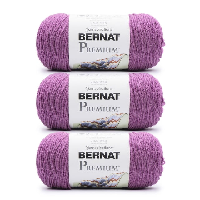 Bernat® PremiumTM Fil (Lot de 3) en Acrylique de Poids Moyen worsted, Chacun 7 oz/198 g avec 360 Verges, Illustré Empilé en Trois Écheveaux Violets avec une Torsade Subtile à 4 Brins et un Drapé Doux, Idéal pour des Projets de Tricot et de crochet Incluant des afghans et des Vêtements, Lavable à la machine pour un Entretien Facile.