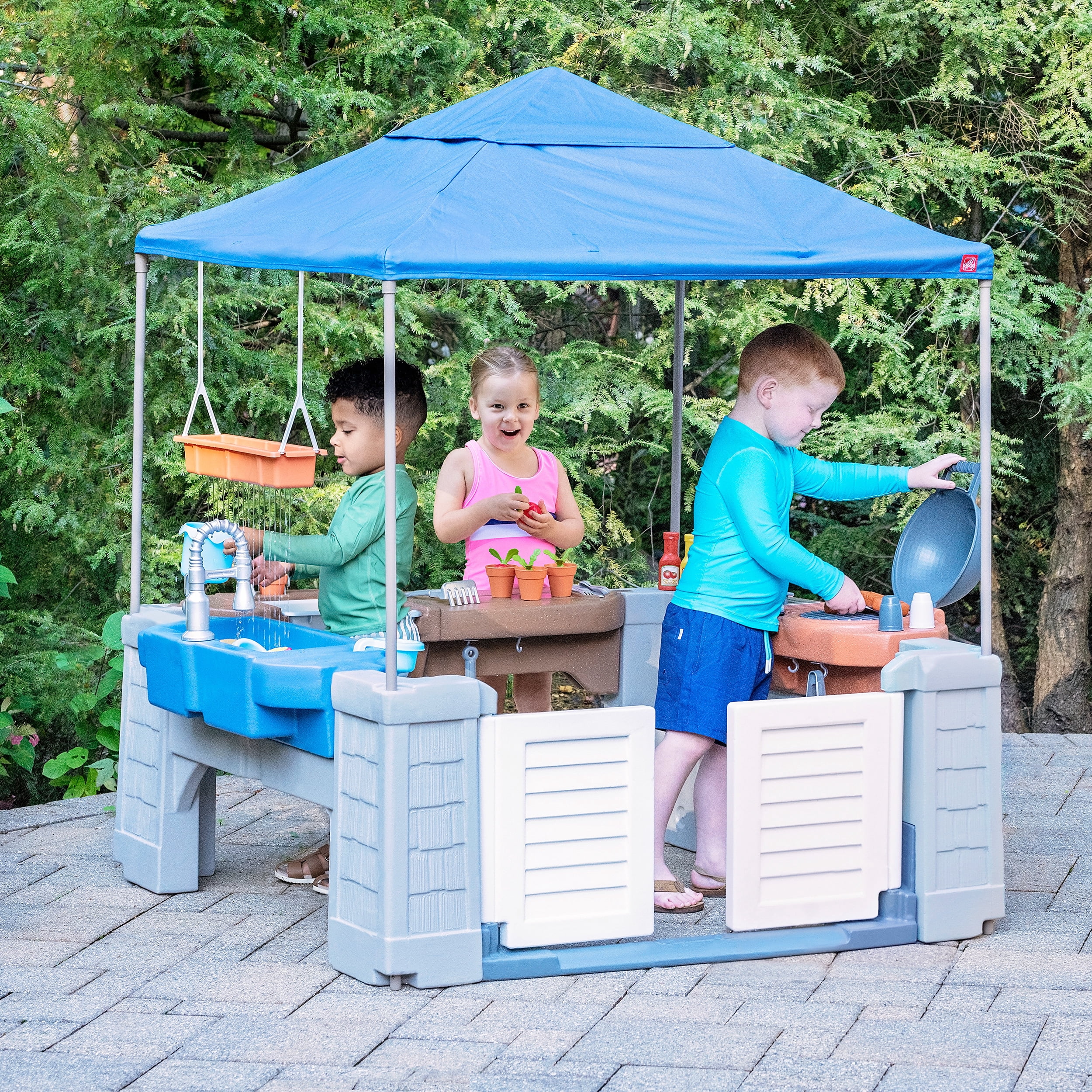 Step2 Grill & Splash Play Center with Canopy, Outdoor Water Table Playset for Toddlers & Kids, Ages 2+