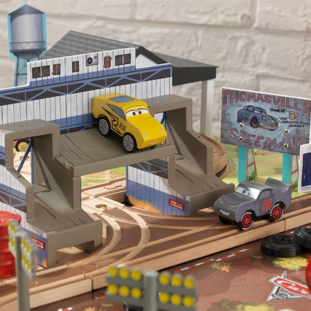 KidKraft Disney Pixar Cars 3 Thomasville Track Set And Table