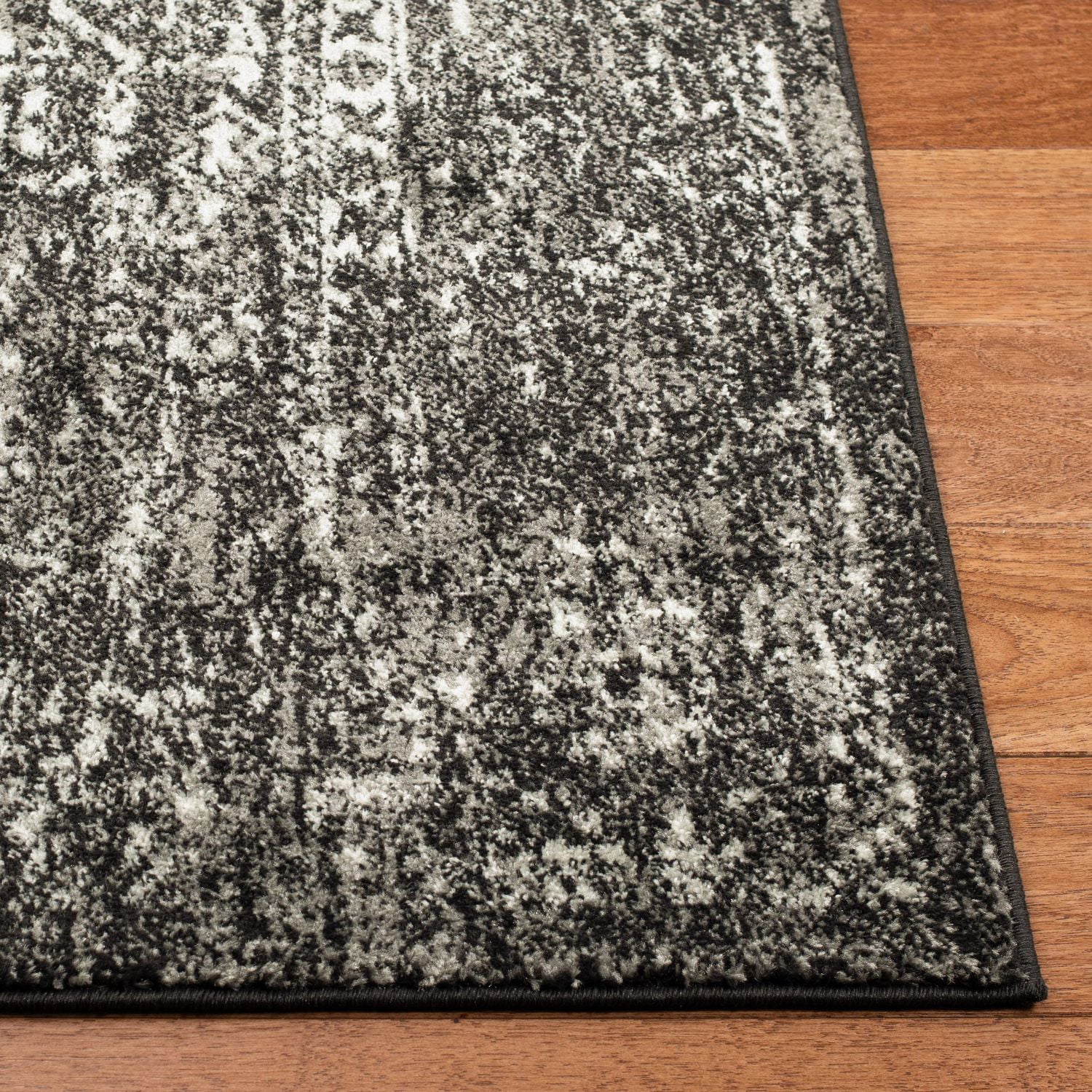 Safavieh Evoke Trena Traditional Area Rug