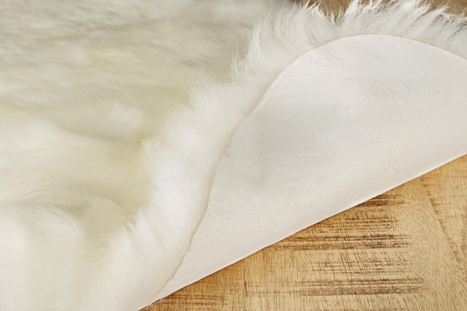 TAPIS EN PEAU DE MOUTON NOUVELLE-ZÉLANDE - NATUREL