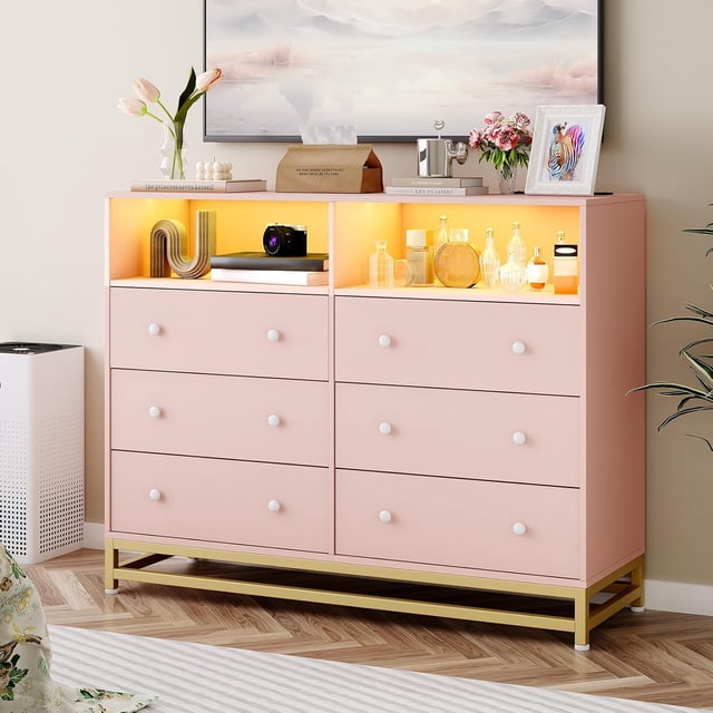 EDTara Commode Moderne avec Éclairage DEL RVB, Station de Recharge 4 AC + 2 USB, 6 Tiroirs Spacieux, Pattes en MDF et Métal Durables, Assemblage Facile, Rangement Multifonction pour Chambre/salon