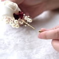 thumbnail image 4 of relayinert Broche Moderne Minimaliste Épingle Unique et à la Mode Pièce Déclarée Épingles de Luxe pour Mariages Rouge Rose 1 Ensemble, 4 of 6