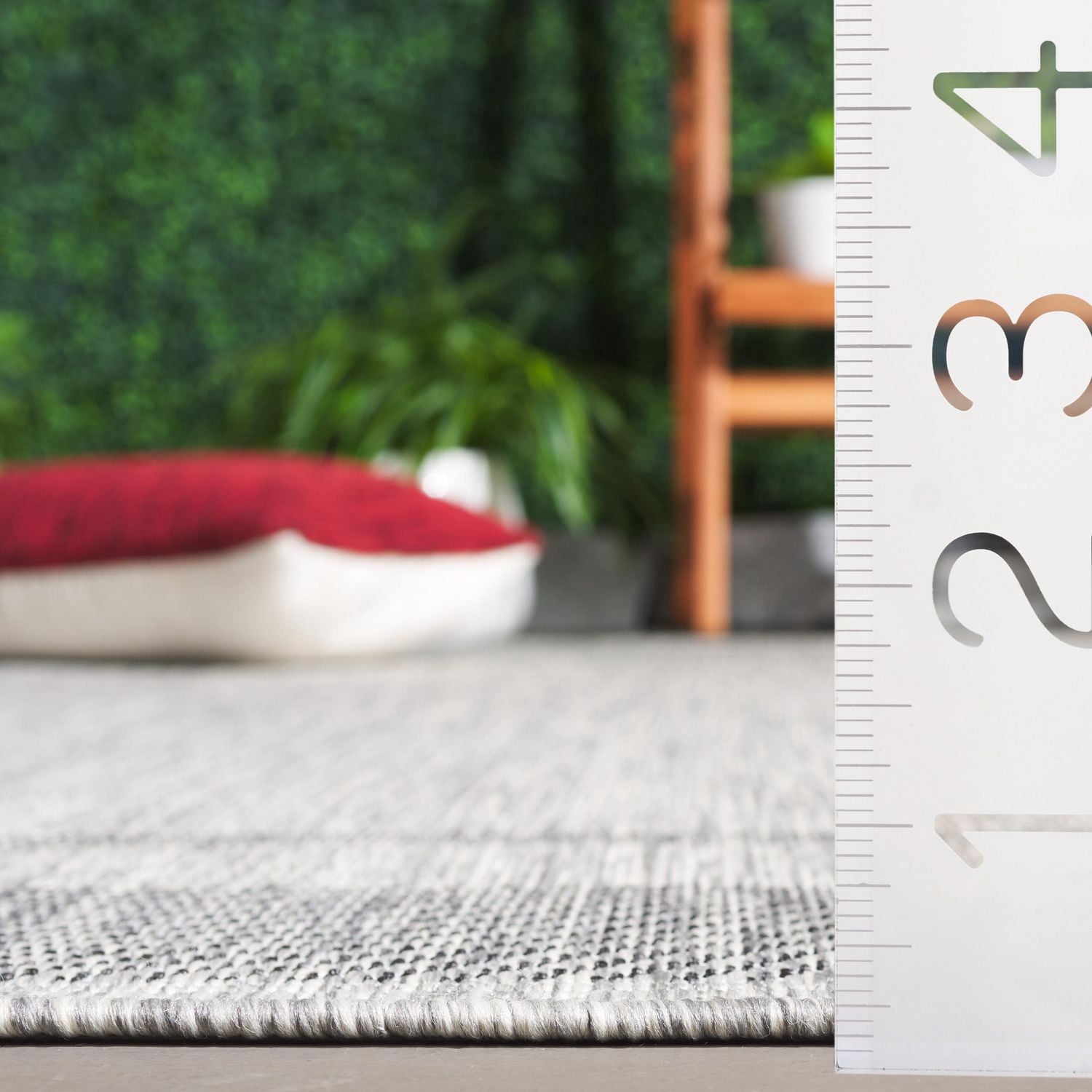 SAFAVIEH Beach House Joakim Bordered Indoor/Outdoor Area Rug