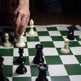 thumbnail image 3 of WE Games Ensemble Complet d'Échecs à Triple Poids pour Tournoi, Plateau Enroulable Vert, 3 of 8