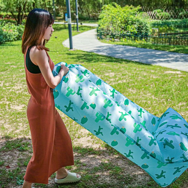 Chaise Longue Gonflable Portable Confortable Pliable avec Capacité de Charge pour Randonnée Pique-Nique Festival de Musique