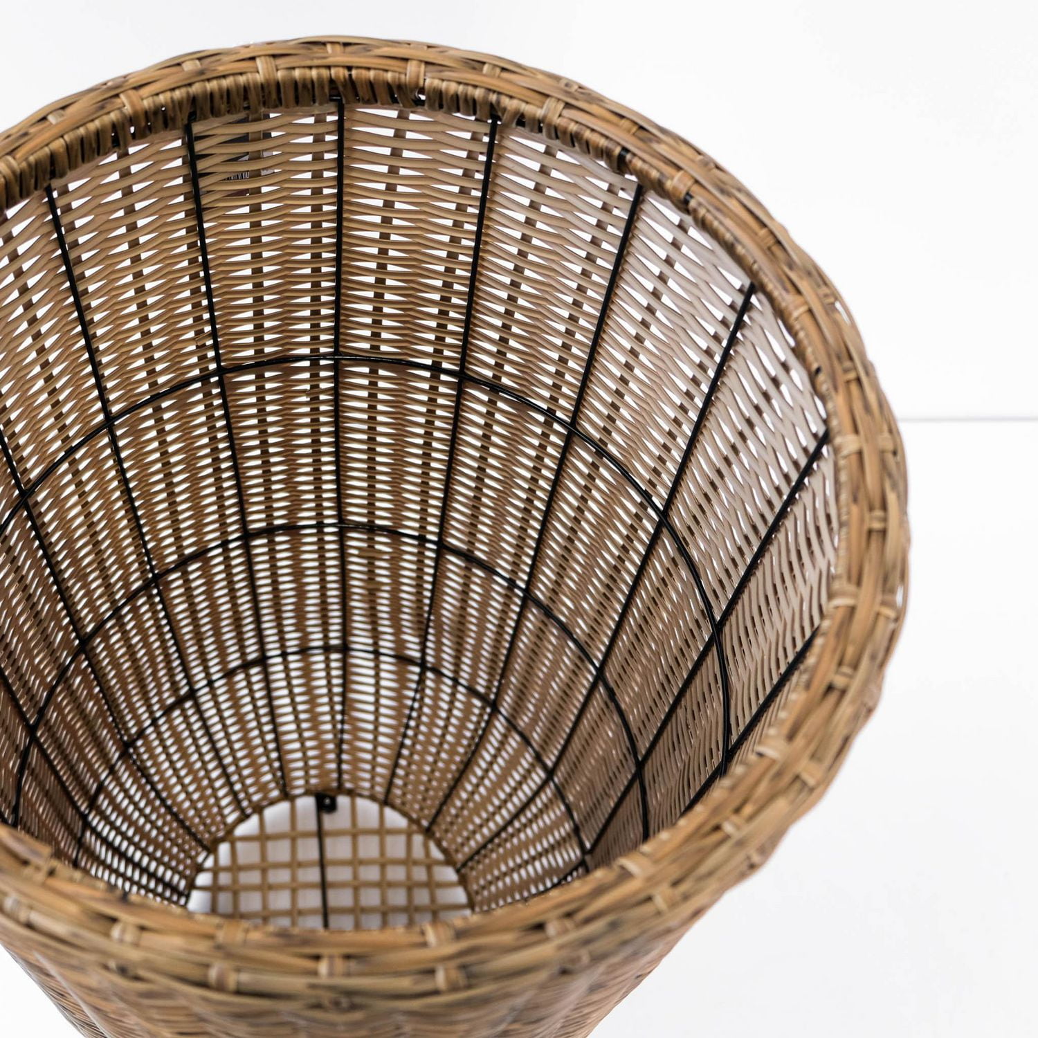 Rolland XL Rattan Planter Light Brown, 35.4"