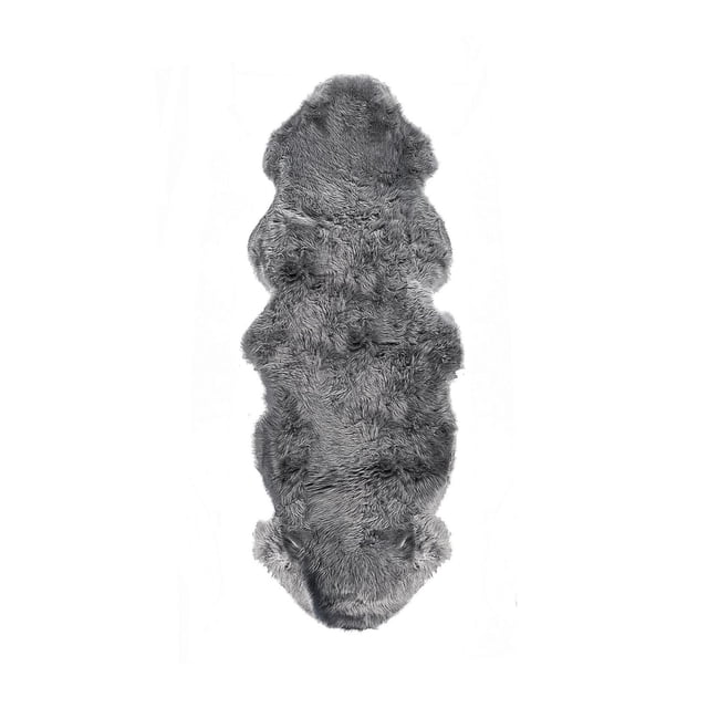NEW ZEALAND Tapis/coureur DOUBLE en Peau de Mouton 2 Pieds X 6 Pieds Gris avec Forme Naturelle de Peau de Mouton et Poil de Laine Pelucheux dense de 2,5 Pouces, avec Endos en Microsuède Doux, Exposé à Plat sur Fond Blanc, Convient comme alternative de Tapis de Surface Ou de Peau de Vache Ajoutant Chaleur et texture aux Espaces Intérieurs.