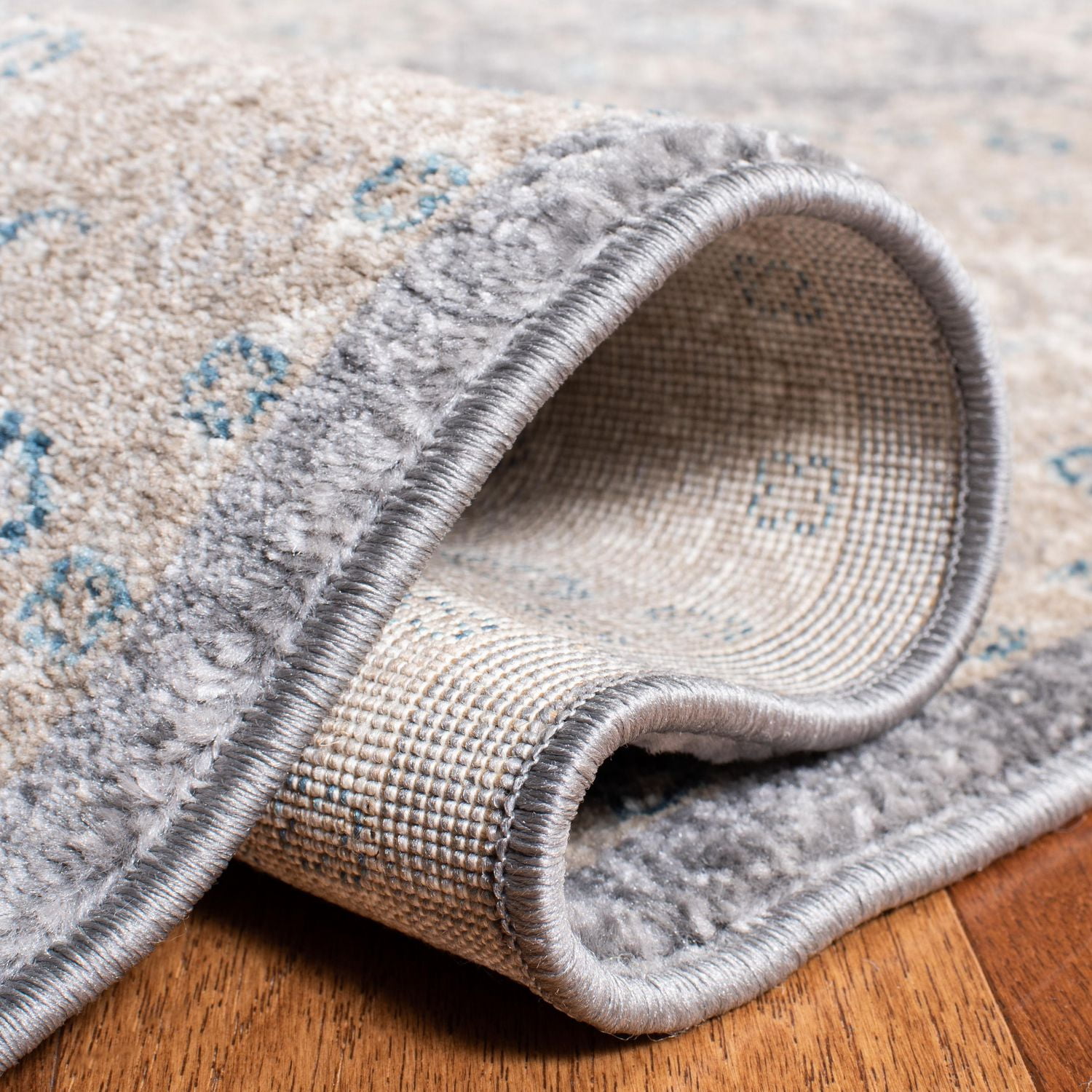 SAFAVIEH Sofia Derrick Tapis Traditionnel
