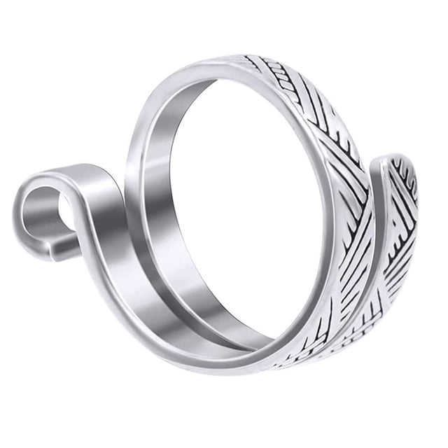 Crochet Finger Ring Adjust Crochet Tension Ring Open Yarn Guide Finger Clip Crochet Thimble made of durable metal with a solid pattern. The ring features a slight opening design for comfortable wear and is designed to maintain consistent yarn tension while protecting fingers from blisters. Ideal for knitting and crocheting projects such as dresses, costumes, and skirts.