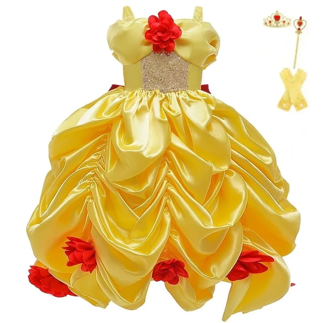 Belle Belle Robe de Costume et la Bête avec Accessoires Présentant une Robe en satin Jaune Scintillante avec Manches à Épaules Dénudées, accents de Roses Rouges et une Jupe Froncée. Comprend un Diadème Doré, une Baguette et des Gants en satin pour un Style Princesse Disney Complet. Parfait pour les Tout-Petites Filles de 2t à 5t, Idéal pour les Fêtes Costumées, l'Halloween Ou les Événements à Thème.