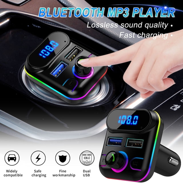 TIMIFIS Voiture Bluetooth 5.0 Émetteur Récepteur FM Sans Fil Mains Libres Radio Adaptateur MP3 Lecteur avec Doubles ports de Charge Rapide USB, Doté d'Un design Noir Épuré avec accents Illuminés. l'Appareil Comprend un Affichage de la Fréquence FM Numérique, un Bouton de Commande Rotatif, et Compatibilité Bluetooth pour la Lecture de Musique et les Appels Mains Libres. Positionné dans une console de Voiture avec un Doigt Interagissant avec le Bouton de Commande.