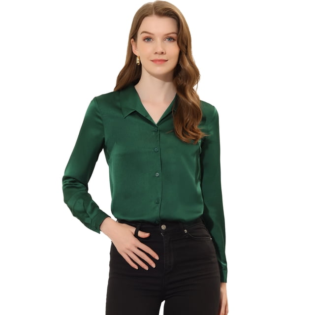 Haut en Satin CHIC pour Femme à Col Rabattu, Col en V, Chemise à Manches Longues Boutonnée, Blouse Vert Foncé L, Vue Centrée sur le devant d'Une Blouse en Satin Vert Foncé Boutonnée avec Col à Revers Rabattu, Col en V, Patte de Boutonnage visible, Manches Longues avec Poignets Boutonnés, Drapé en Satin Lisse et Léger Sans Extensibilité et Coupe Régulière sur un Fond Neutre; Souvent Assorti à un Jean Taille Haute Ou à une Jupe Crayon pour un Style Décontracté Ou Semi-Formel.