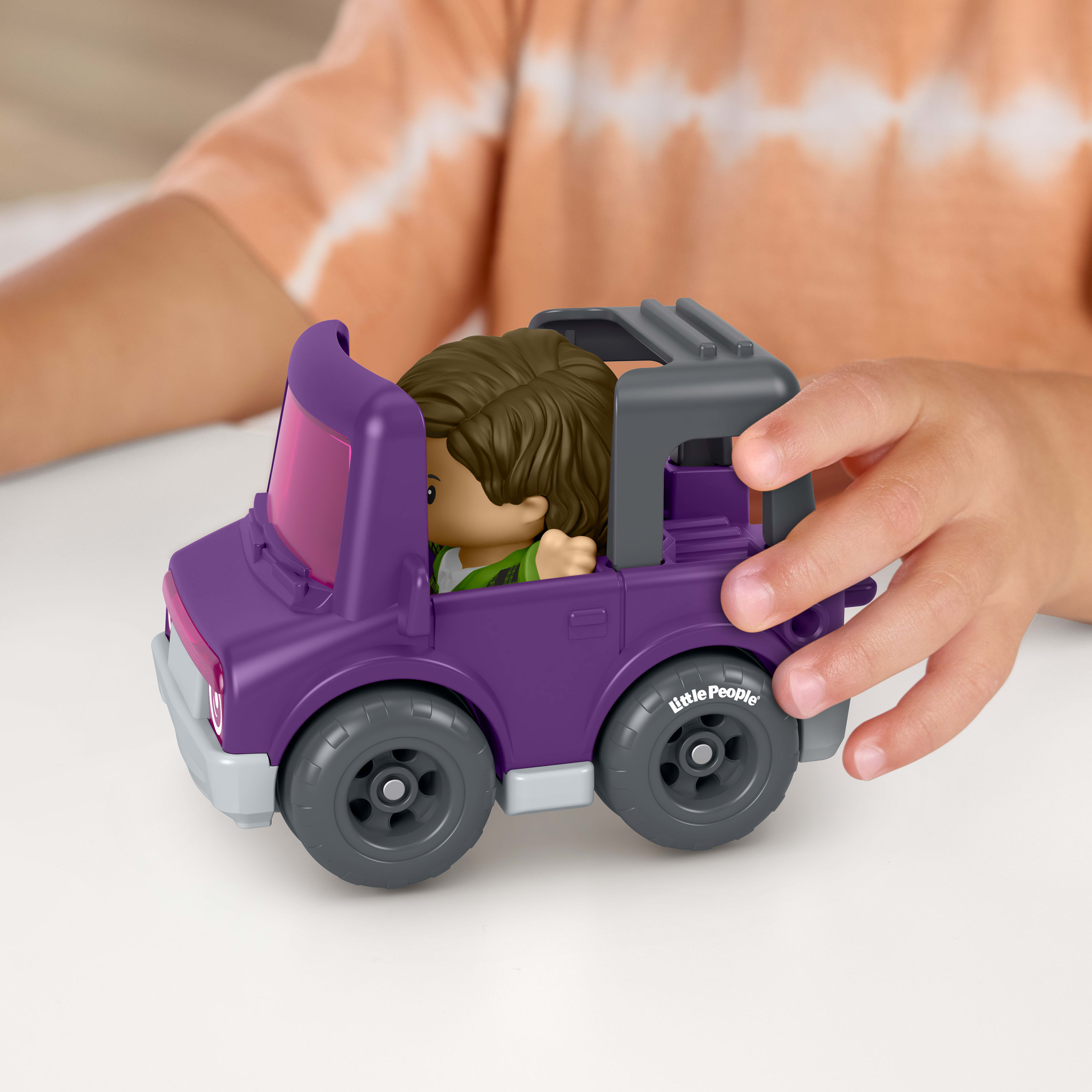 Fisher-Price Little People coffret VUS mauve jouet et figurine pour tout-petits, 2 pièces