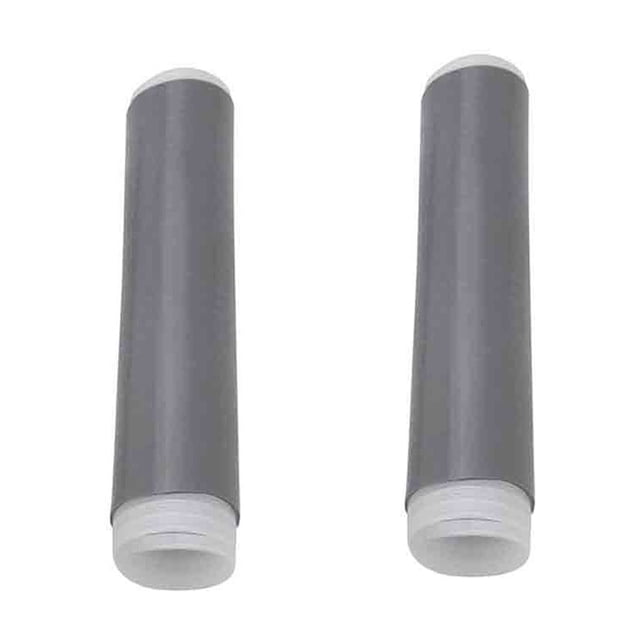 Manchon d'Isolation Thermique pour Poignée, Manchon en Caoutchouc Pan, Montré dans un Ensemble de Deux Manchons Gris avec Extrémités Blanches. Conçu pour les Poignées de Batterie de Cuisine en Acier Inoxydable et en Fer, Ces Manchons Offrent une Isolation Thermique jusqu'à 250 °C (482 °F). Convenant à Diverses Formes de Poignées, Ils Dotent d'Un Mécanisme à Tirage Automatique pour un Ajustement Serré et Vont au Lave-Vaisselle pour un Nettoyage Facile.