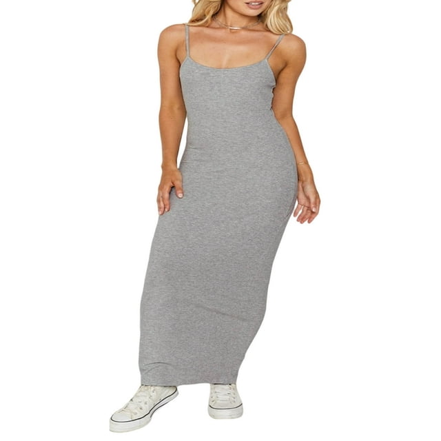 Robe Débardeur Ajustée à Bretelles Spaghetti pour Femmes, Été, Côtelée, Sans Manches, Moulante, Longue, en Gris. Cette Robe d'Été Décontractée Présente une Couleur Unie, un Dos Nu et une silhouette Ajustée avec Bretelles Spaghetti. Fabriquée en Tissu polyester Doux et Respirant, Parfaite pour les occasions d'Été comme les Sorties Décontractées, les Fêtes, les Sorties à la Plage Ou les Vacances. Conçue avec des Espadrilles Blanches pour un Style Décontracté et Polyvalent.