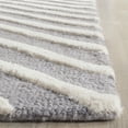 thumbnail image 2 of Safavieh Cambridge Lilly Diamond Stripes Area Rug, 2 of 3