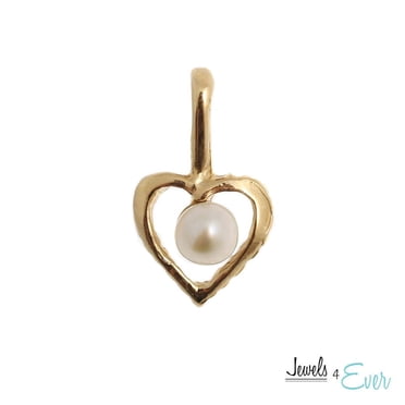 Jewels 4 Ever 14kt Yellow Gold Heart Pendant set with 2.5 mm genuine Freshwater Pearl