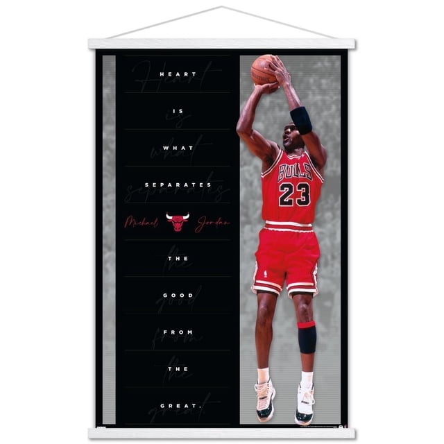 Michael Jordan - Affiche Murale Cœur, 22,375 Po x 34 Po Montrant Michael Jordan en Chandail Rouge des Chicago Bulls Numéro 23 Sauteur pour Tirer un Ballon de basketball, avec un Panneau Latéral Noir Mettant en Vedette la Citation « le Cœur Est Ce Qui Sépare le Bon du Grand », le logo des Chicago Bulls, et la signature de Michael Jordan, Imprimée sur du Papier Affiche Brillant pour Déco Murale.