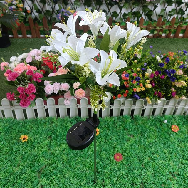 Solar 7-Head Lily Garden Light, Outdoor LED Pathway for Patio Yard Walkway