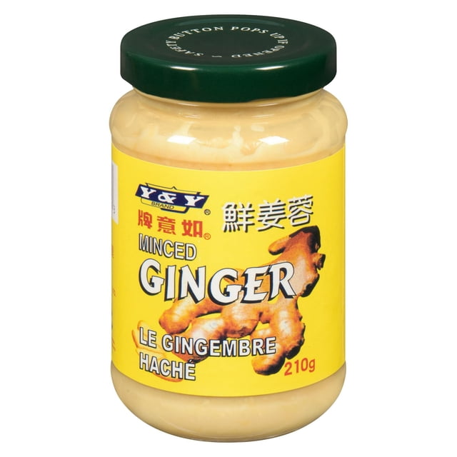 Y&Y Pot de Gingembre Haché avec une Étiquette Jaune Présentant le logo de la Marque, des Caractères Chinois et une image de Racine de Gingembre, Scellé avec un Couvercle Vert Foncé, Contenant 210 Grammes de Gingembre Haché Idéal pour les Épices et Assaisonnements Asiatiques en Cuisine.