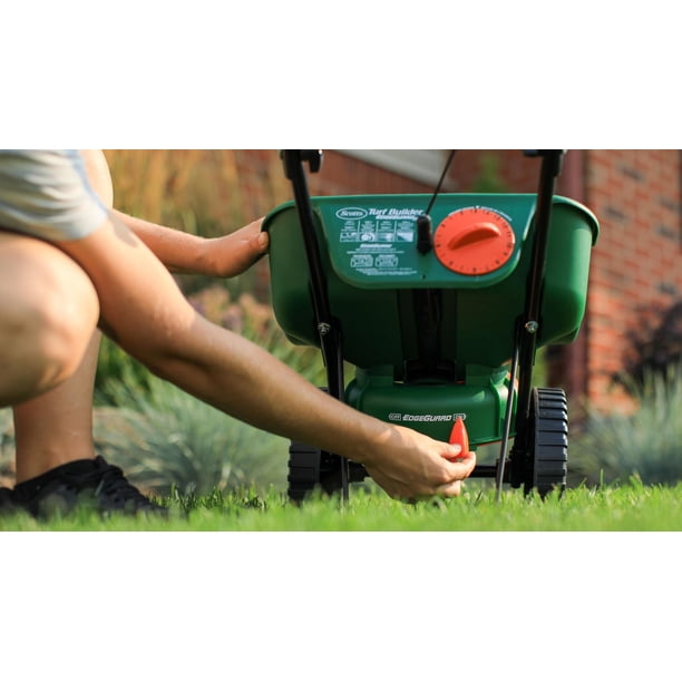 Scotts Turf Builder Mini Edgeguard Broadcast Spreader - Walmart.ca
