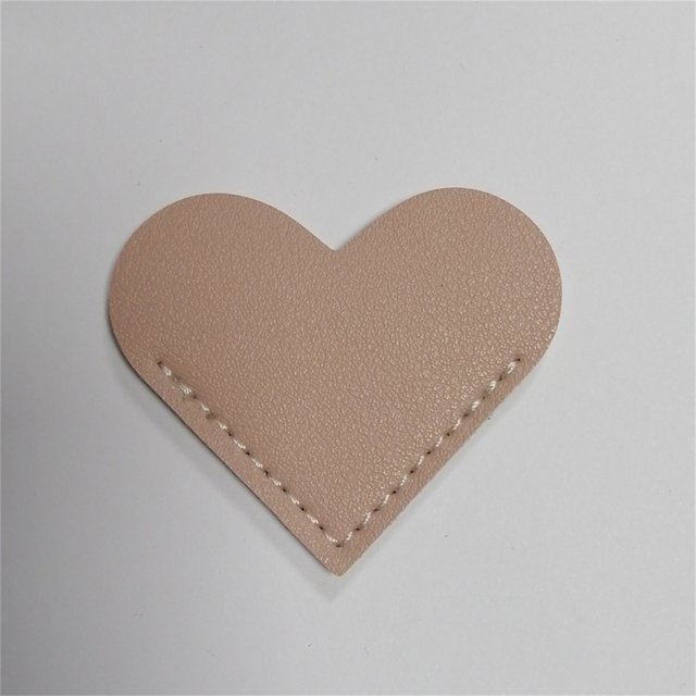 LSLJS Leather Bookmark Heart-Shaped Page, Bookmark, Heart-Shaped Page Corner, Cute Bookmarks Accessories for Women Present Reading Book Lovers, Home Kitchen Gadgets Accessories