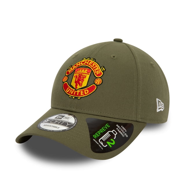 Manchester United - Seasonal New Era 9FORTY Adjustable Hat in olive green, featuring an embroidered Manchester United crest on the front. Part of the Repreve collection, made from 100% recycled material. Includes a d-ring closure on the back and visible New Era branding on the side.