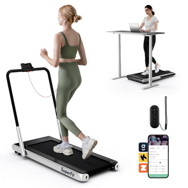 Superfit 3-en-1 Pliable Treadmill avec Applications Intelligentes, Télécommande, Écran LED et Haut-Parleurs en Argent. Conçu pour la Course, la Marche et l'Utilisation sous le Bureau, Il Présente une Ceinture à Texture Diamant à 7 Couches, 6 Coussinets Amortissants, et un design compact Pliable avec Roues de transport. Comprend une Télécommande, une Connectivité Bluetooth pour les Applications de Mise en Forme, et Prend en Charge des Vitesses de 0,6 à 7,6 Mi/h.