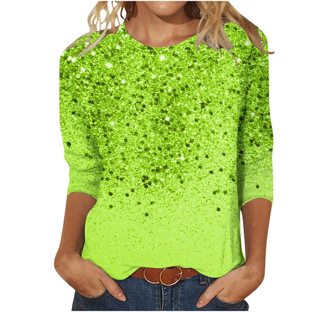Staron Vente de Liquidation Hauts pour Femmes à Manches 3/4, Coupe Ample Décontractée et Imprimé Pailleté Scintillant. Cette blouse d'Été Tendance Présente une Encolure Ronde et Est Exposée dans une Couleur Verte Vibrante. Faite de polyester, Idéale pour les occasions Décontractées Ou Habillées.