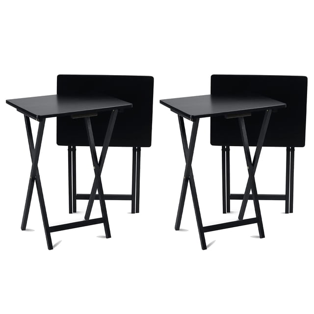 PJ Wood Plateau Télé Pliant Portable pour Collations, Table et Bureau, Noir (Ensemble de 4 Pcs). l'Image Affiche Quatre tables à Plateau Pliant Noires de Forme Rectangulaire avec construction en Bois Massif. Deux tables Se Déploient et Se Tiennent Debout, Alors Que les Deux Autres Se Plient et Se Placent derrière Elles. Ces tables Offrent une surface Plate et Spacieuse, Ce Qui les Rend Adaptées pour Manger, Travailler Ou comme Support. Elles Sont Pliables pour un Rangement Facile. Dimensions : 19.09 x 14.57 x 26 Pouces.
