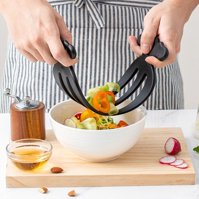 Oleegame 1PC A Set Of 2 Plastic Servers For Hands Perfect For Mixing And Serving Pasta And More Black