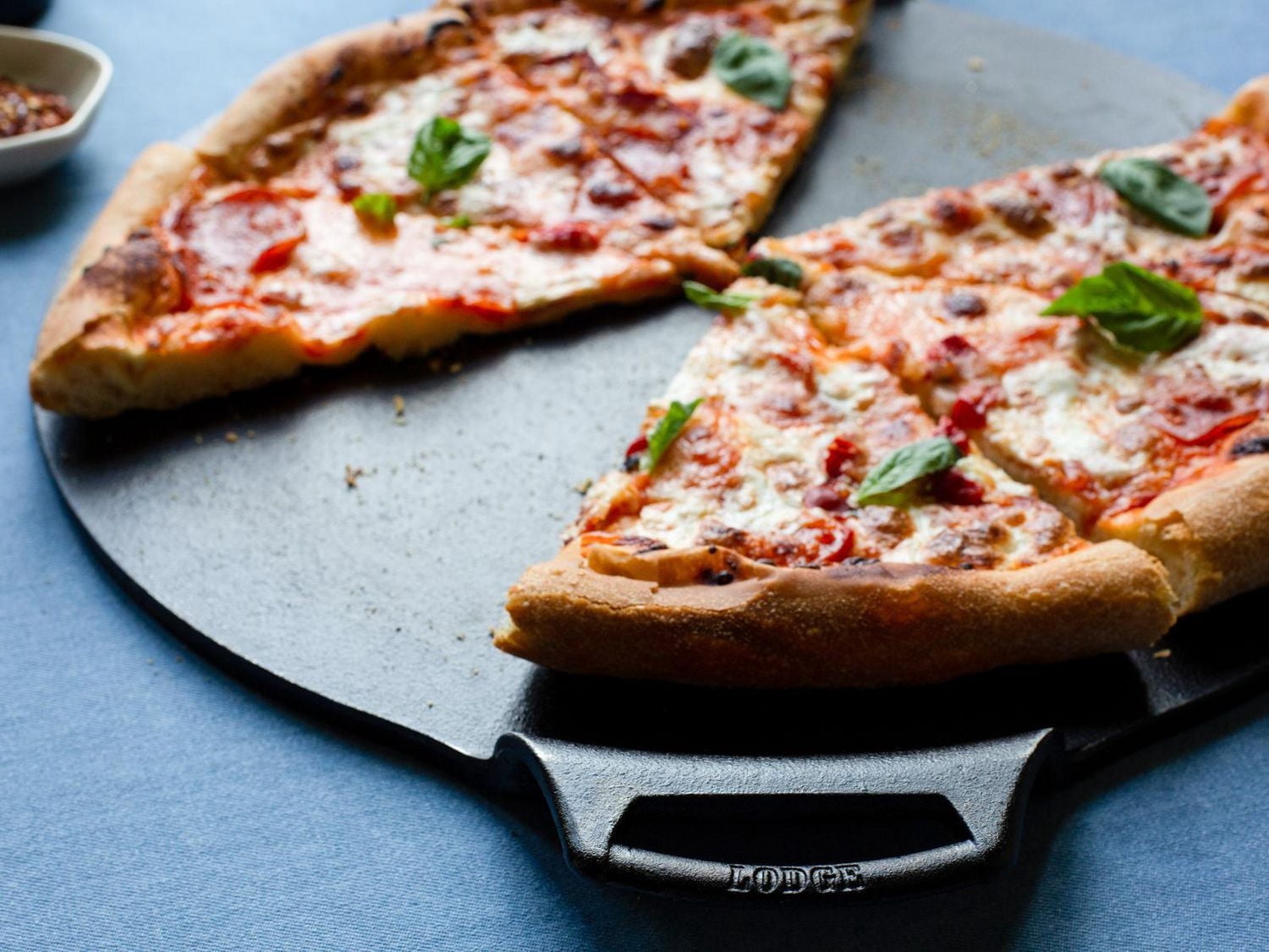 Lodge Pan à pizza en fonte assaisonnée de 15 po
