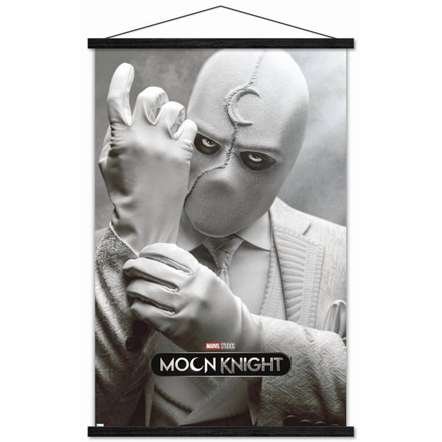 Marvel Moon Knight - Mr. Knight Affiche Murale d'Une Feuille Représentant une Vue Centrée de l'Avant d'Une Figurine en Complet Blanc Texturé avec Cravate, Portant des Gants Blancs et Ajustant un Gant de l'Autre Main, sur un Fond Gris Fumé avec le logo des Marvel Studios Moon Knight au Bas.