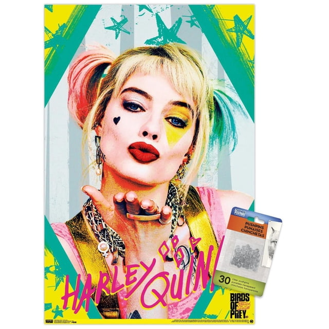 DC Comics Film - Oiseaux de Proie - Harley Quinn - Affiche Murale Kiss, 22,375 Pouces x 34 Pouces Mettant en Vedette Harley Quinn avec des Queues de Cochon Blondes Teintes en Rose et Bleu, Portant des Chaînes Superposées et une Toupie Rose, Soufflant un Baiser. l'Affiche a un Fond Jaune et Sarcelle à Motif d'Étoiles avec un Texte Rose Audacieux « Harley Quinn », Imprimée sur du Papier Lustré Idéale pour l'Encadrement
