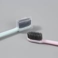 thumbnail image 4 of Brosse à Dents à Poils Souples à Petite Tête pour Adulte, Lot Familial de 4 Pcs, 4 of 8