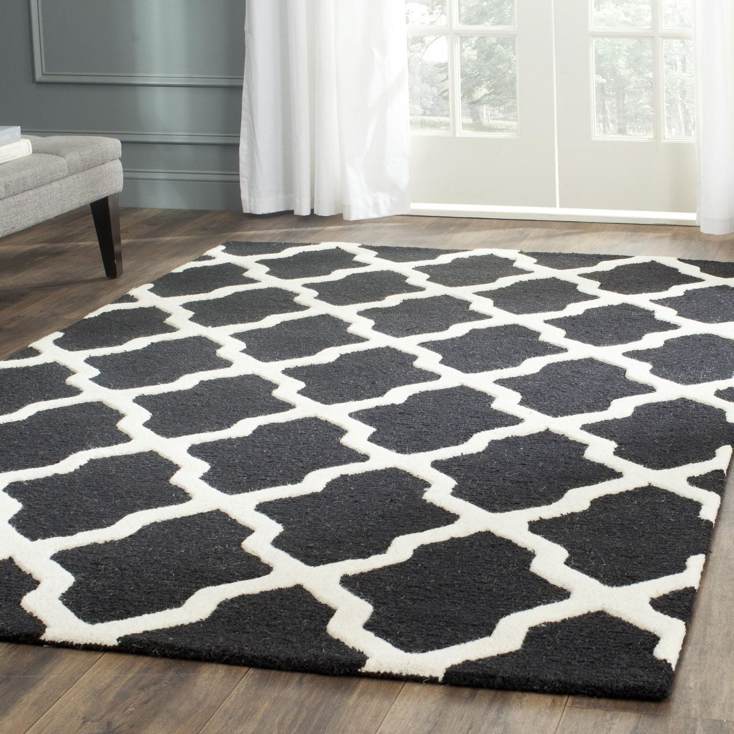 Safavieh Cambridge Liam Geometric Area Rug