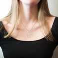 thumbnail image 4 of Jusqu'à 65 % de Réduction sur les Colliers SMihono pour Femmes, Collier Carré en Acier Inoxydable, Pendentif en Titane Doré, Taille 26, 4 of 4