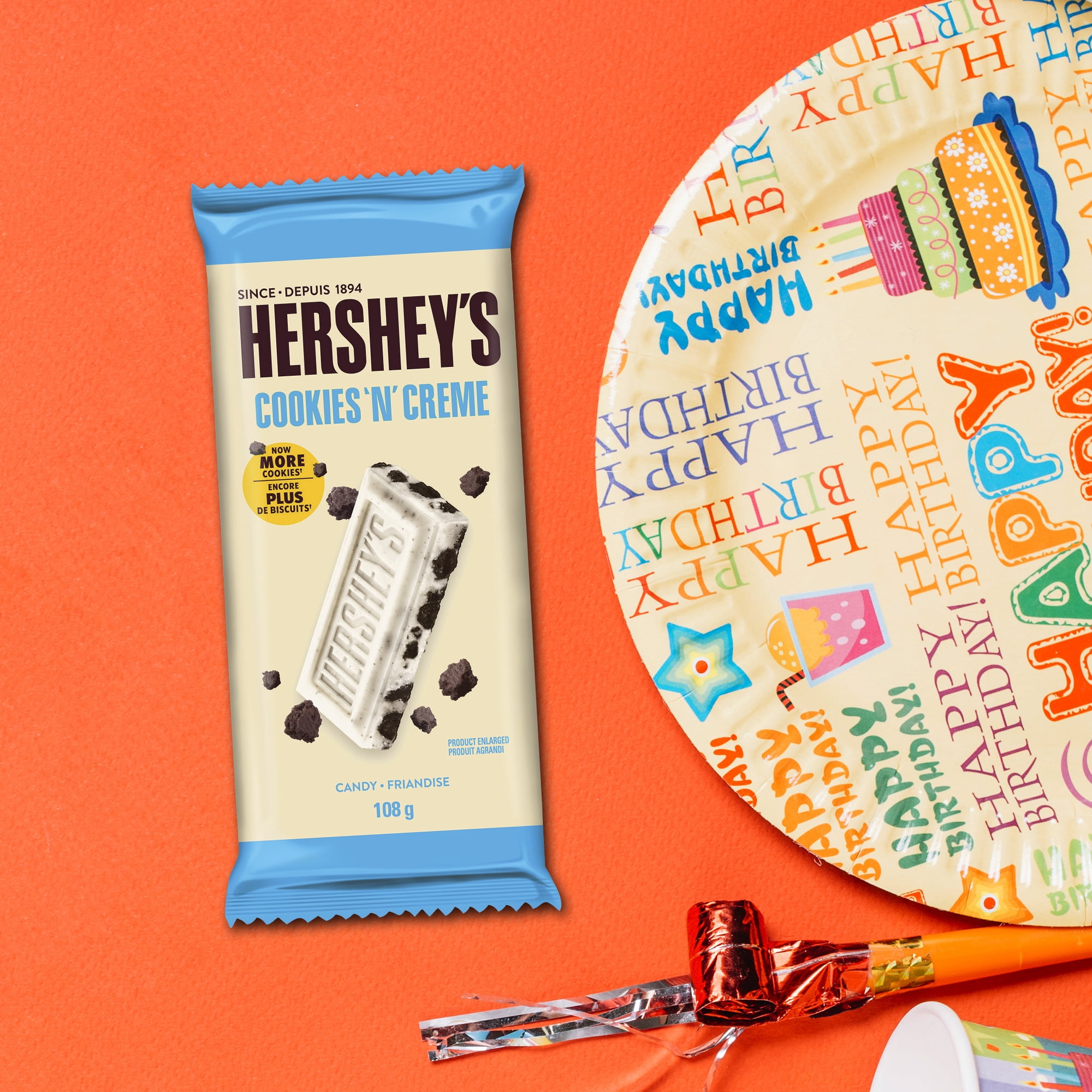 HERSHEY'S COOKIES 'N' CREME Family Size Candy Bar, Great for sharing- Stock up now, 108g