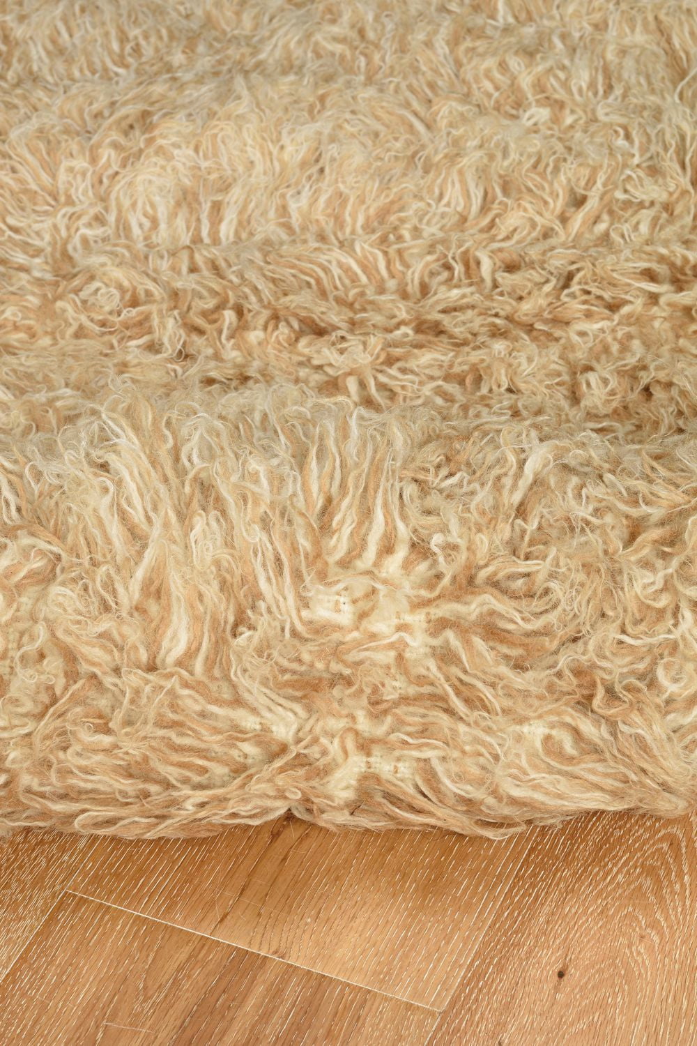 New Flokati 1400gr 5' x 8' Area Rug, Tan