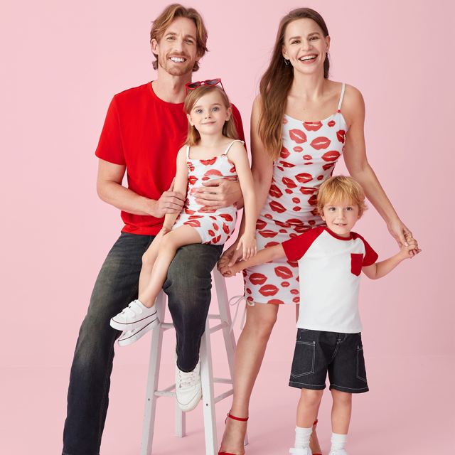 PatPat Ensembles Assortis pour la Famille, T-Shirt Uni à Manches Raglan et Robe Moulante à Cordon avec Imprimé Lèvres Rouges en Maille à Bretelles