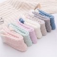 thumbnail image 4 of Chaussettes Roses Chaudes et Confortables pour Femmes Bas de Contention Pelucheux Chaussettes de Pantoufles Douces en Tissu Chaud, 4 of 5